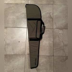 Gallen Case 46 Inch Olive Green With Pocket Amazing Condition
